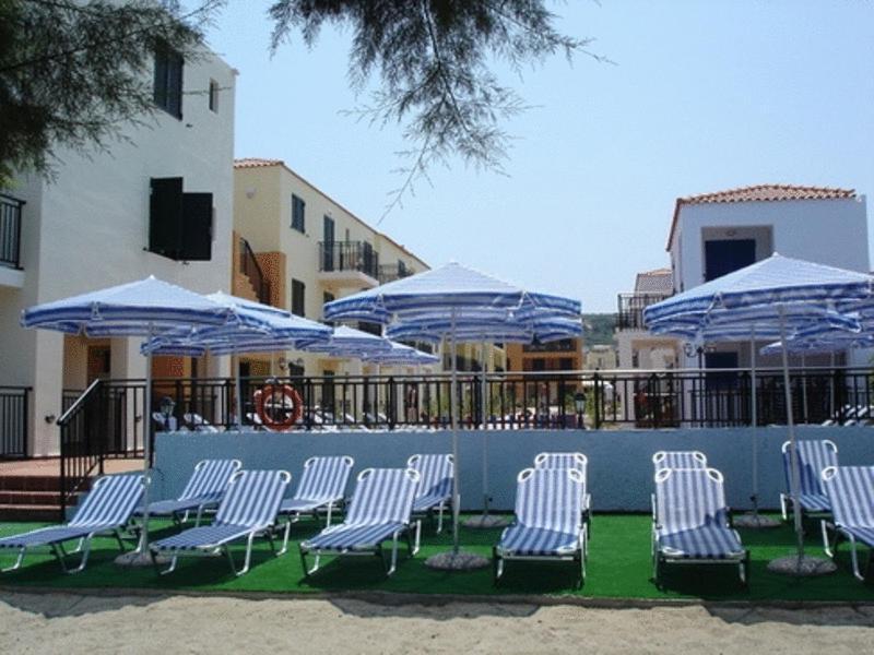 Margarita Beach Hotel Agia Marina 외부 사진
