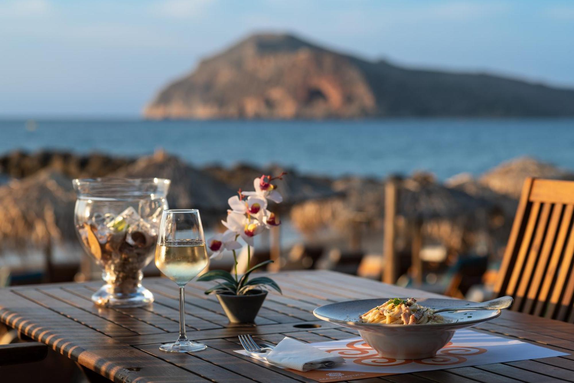 Margarita Beach Hotel Agia Marina 외부 사진